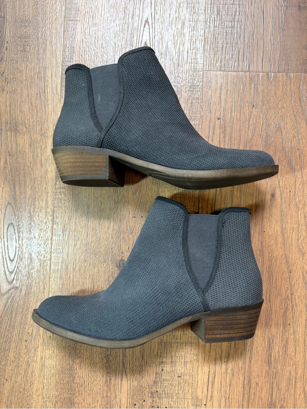 Kensie Women’s Gerona Dark Gray Leather Suede Short Ankle Zipper Boots